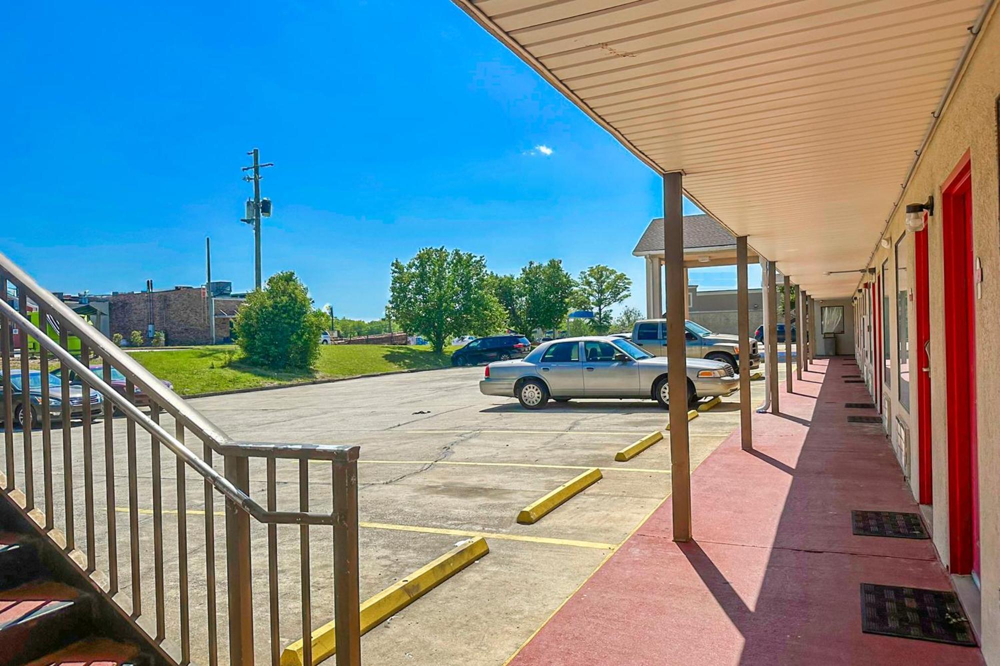 Oyo Hotel East Macon I-75 Exterior photo